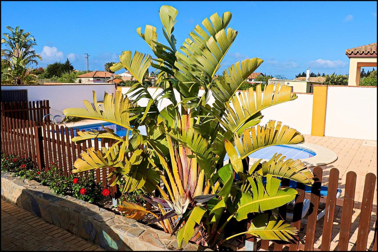 Chalet Con Piscina Privada كونيل ذي لا فرونتيرا المظهر الخارجي الصورة